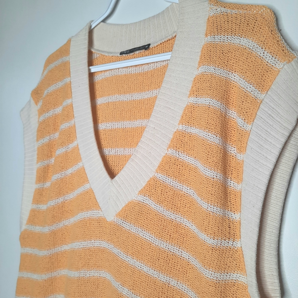 Zara Knit Sweater Vest VNeck Oversized Yellow Gold Cream Stripe Womens Size Sm - Picture 3 of 11